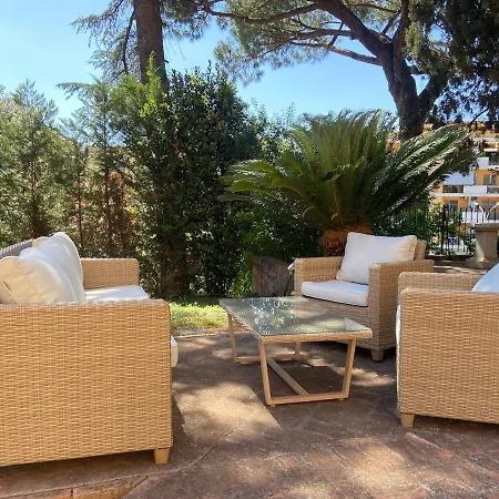 Garden Apartment *