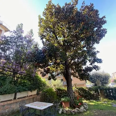 Garden 公寓 *